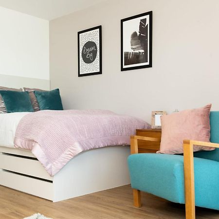 Chic Apartments And Studios At The Point In Aberdeen Kültér fotó